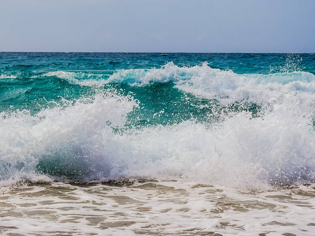 DUNA VERDE: FA IL BAGNO AL LARGO CON IL MARE MOSSO, MUORE TURISTA DI 51 ANNI